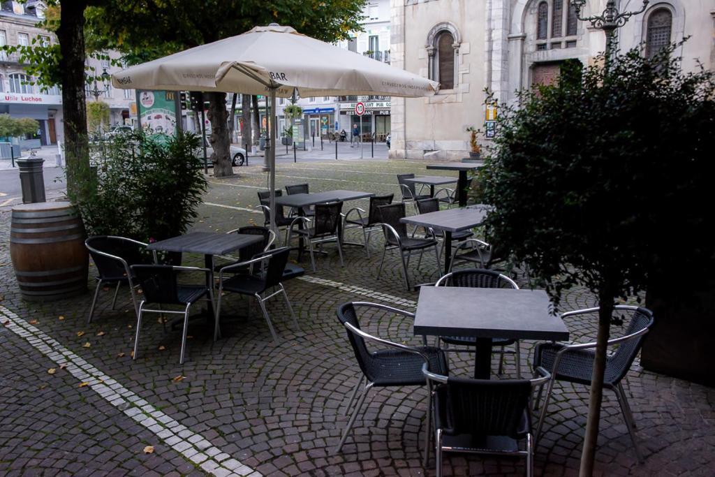 Le Bon Accueil Hotell Bagnères-de-Luchon Eksteriør bilde